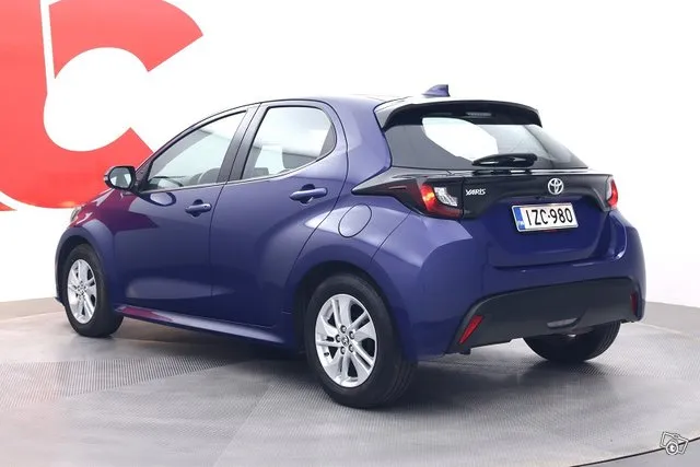 Toyota Yaris 1,5 VVT-iW Active Multidrive S - / Navigointi / Peruutuskamera / Mukautuva vakionopeudensäädin / Image 3