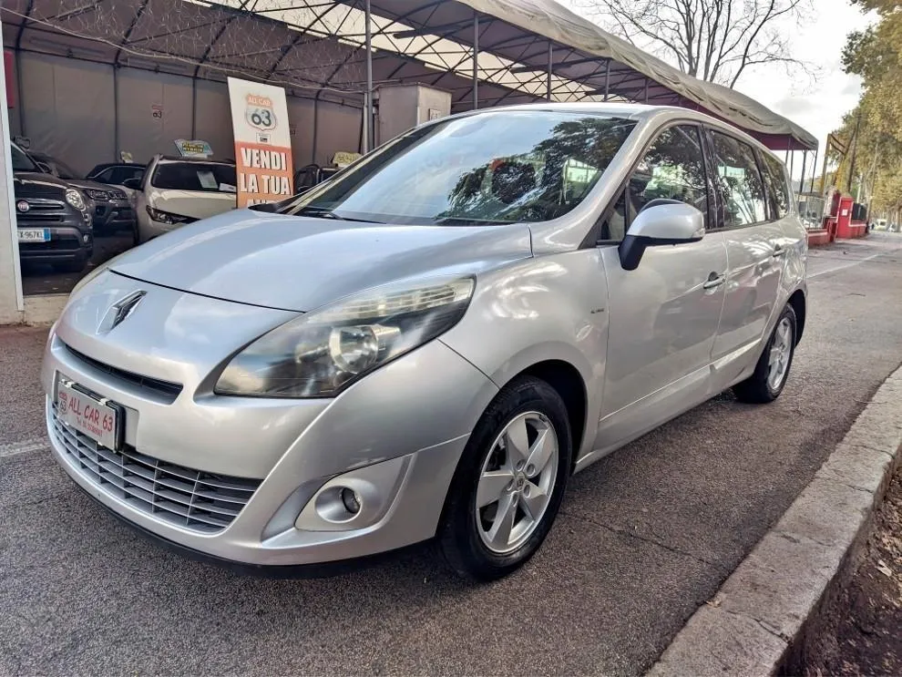 RENAULT Scénic 1.9 dCi 130 CV Dynamique Image 1